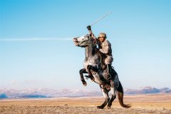 虎帐察看丨马蹄声声踏碎高原冰雪